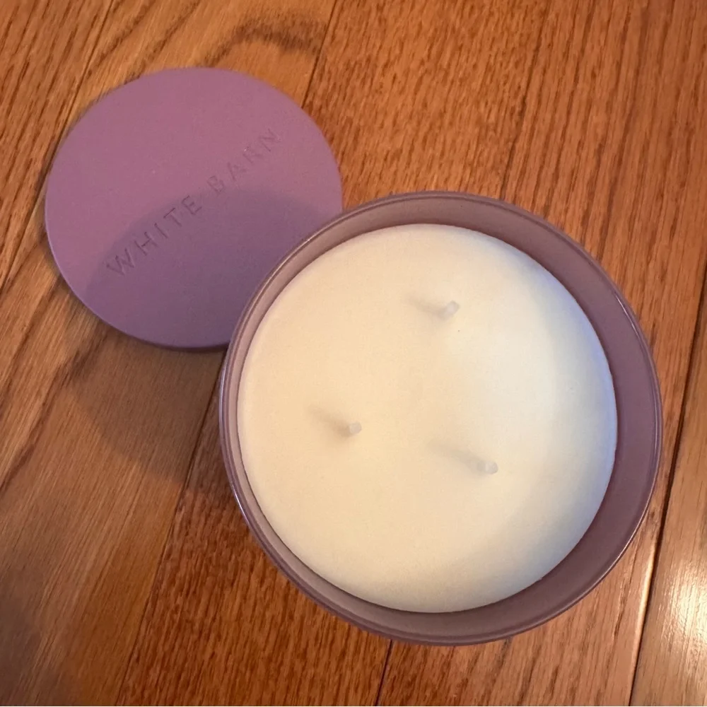 White Barn Purple Candle - Black Cherry Merlot - Picture 2 of 3